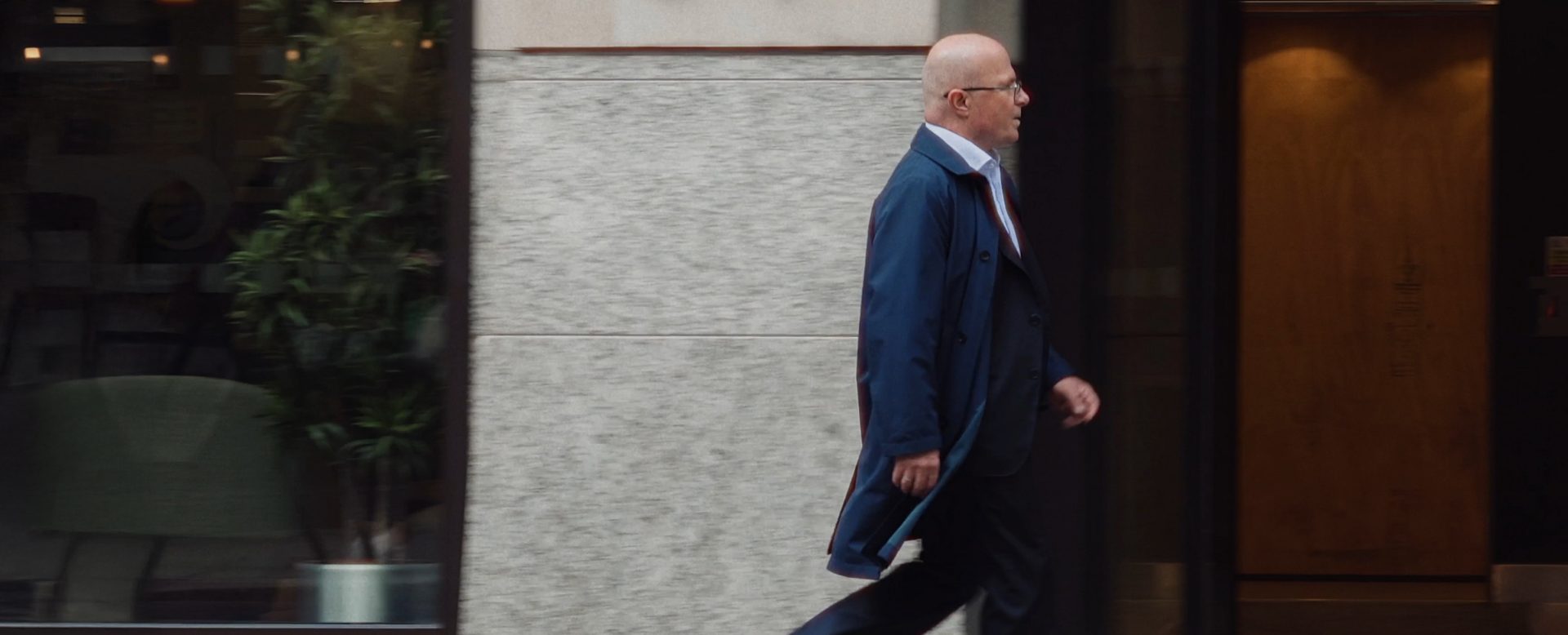 Bild eines von außen begrünten Hochhauses in Singapur