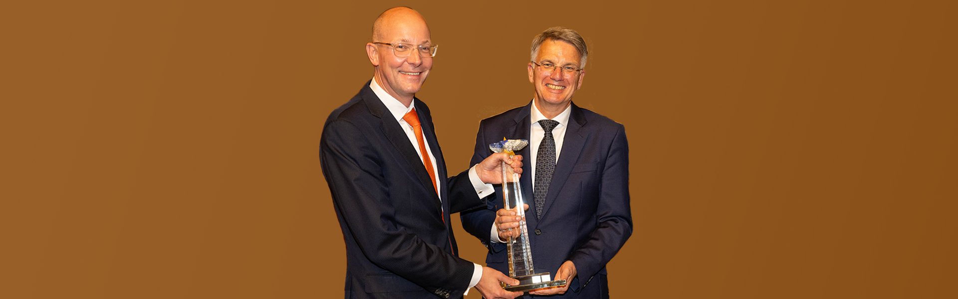 Uwe Fröhlich und Cornelius Riese mit Award