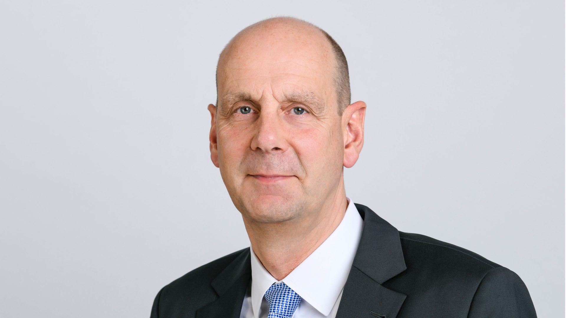 Roland Weiß leitet das Zins- und Währungsmanagement der DZ BANK
